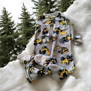Carter’s simply joys boys onesie with bulldozer prints. Winter size 18 mo